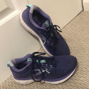 Brooks Women’s Transmit 3 Running Shoes